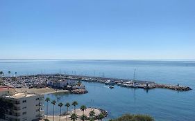 Skol 927A - Beachfront Central Luxury Penthouse